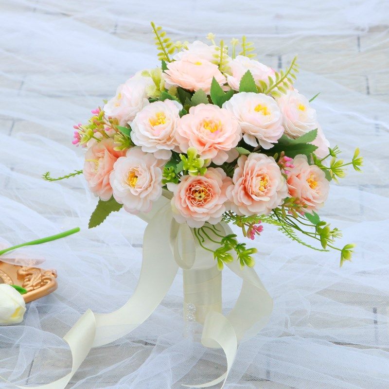 手捧花新娘结婚森系