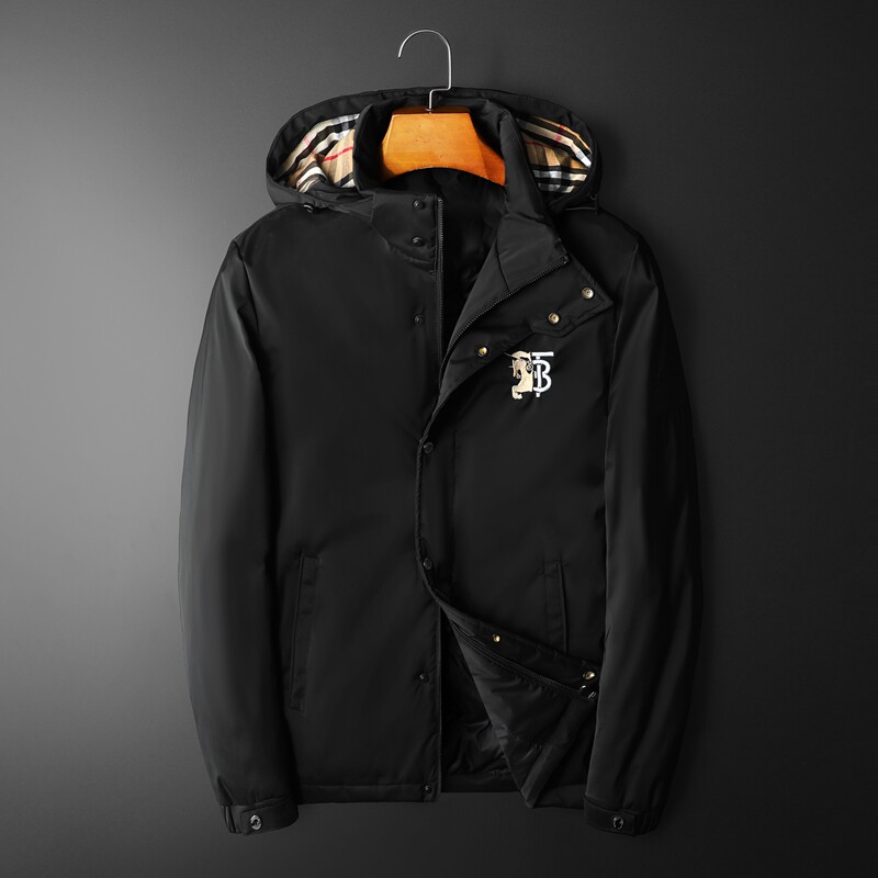 服_2020新款巴宝莉时尚连帽羽绒服男冬季保暖白鸭绒轻薄战马刺绣外套