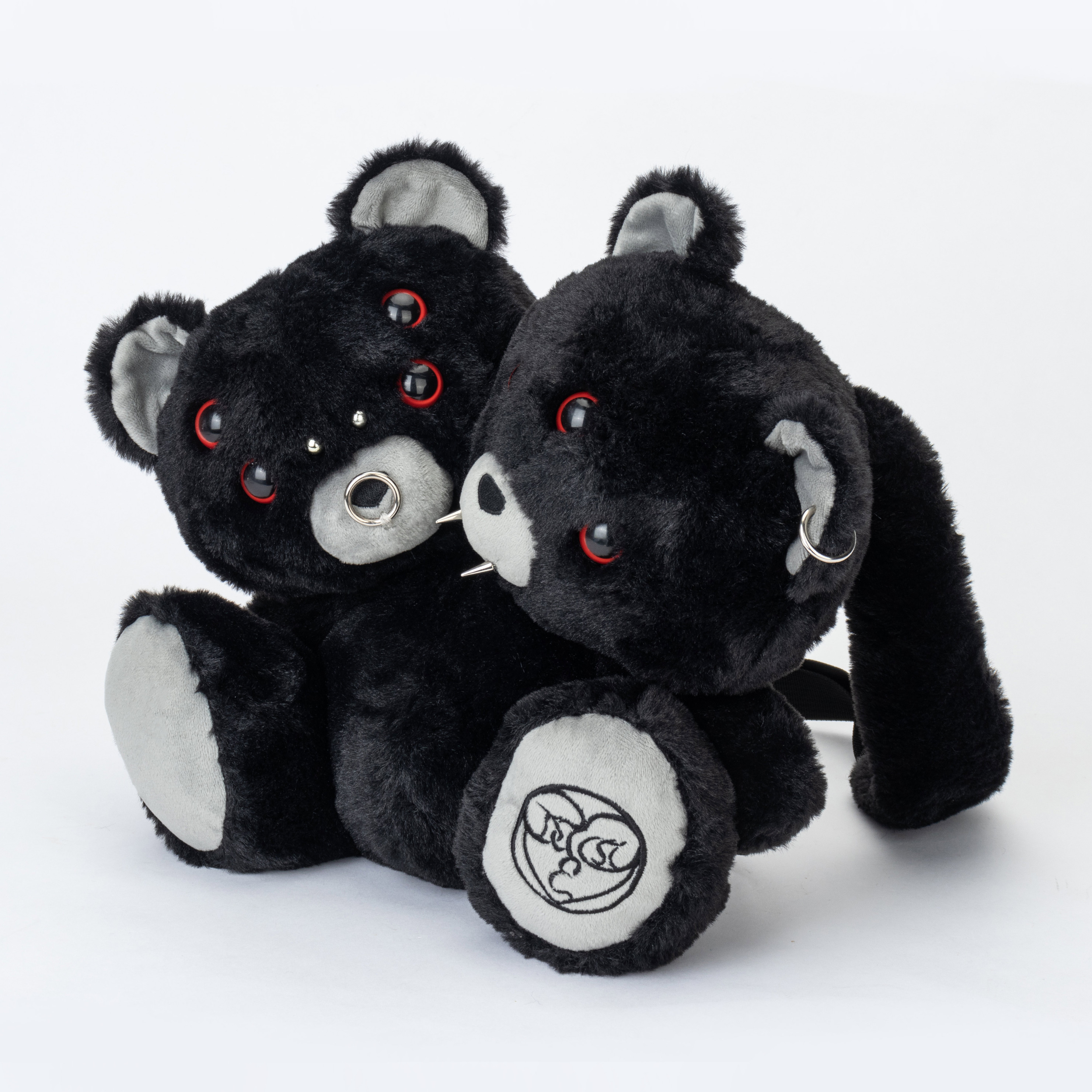 me3hchain 2021ss原创暗黑穿孔铆钉双头小熊毛绒玩偶男女双肩背包