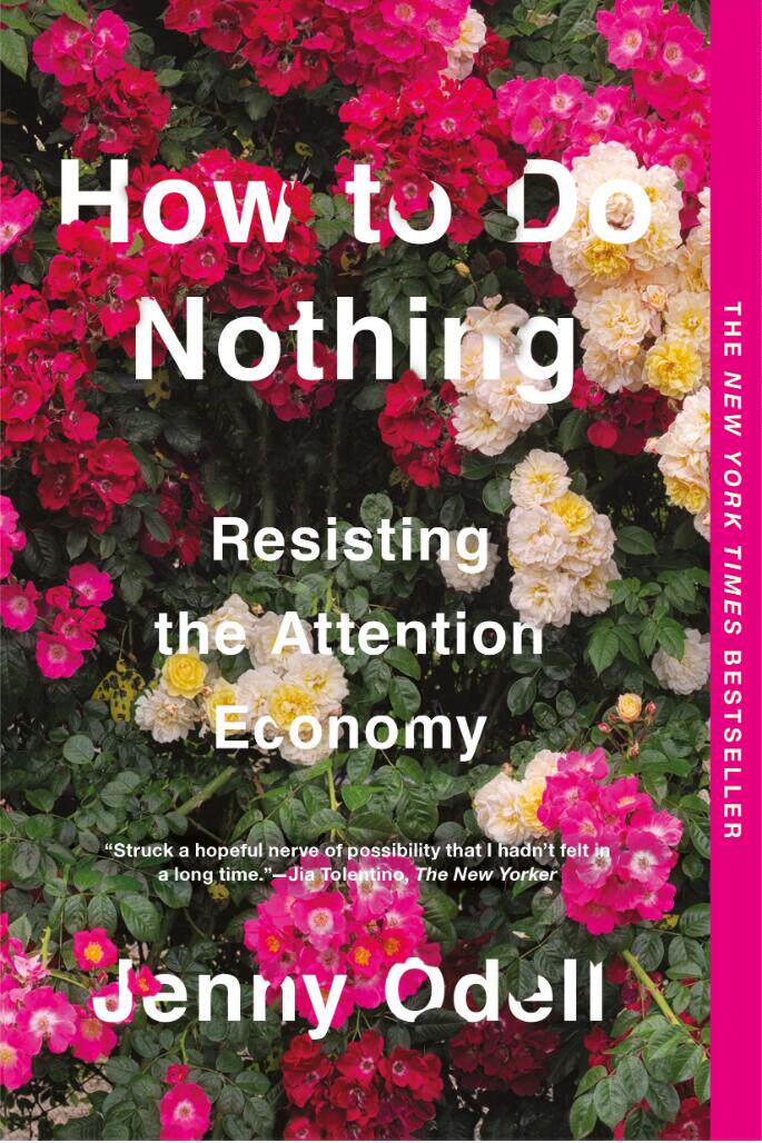 英文原版 how to do nothing: resisting the attention economy 平装