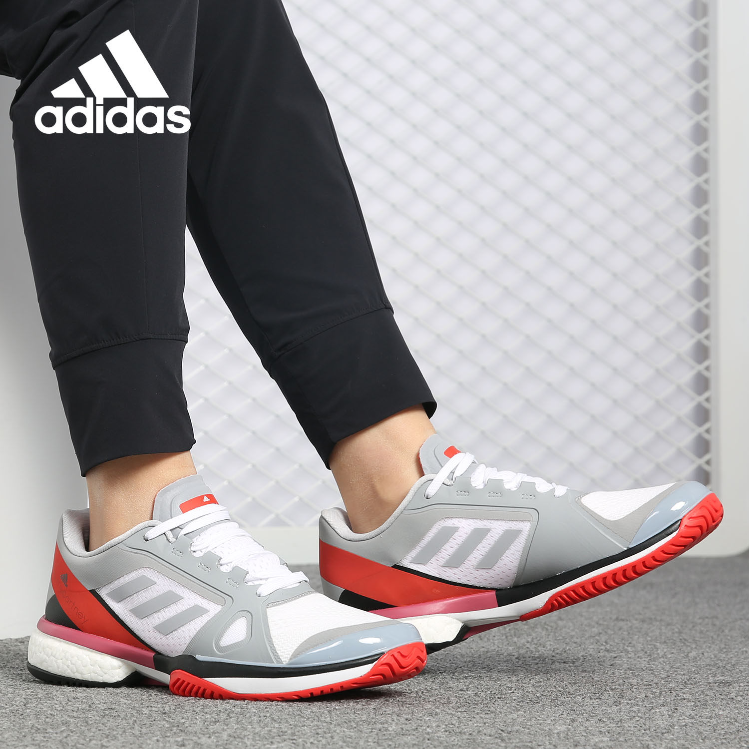 阿迪达斯adidas女子运动训练轻便耐磨b23044网球鞋 原价279元 现价274