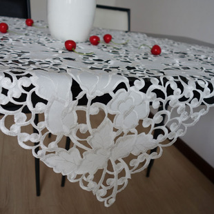 特价重工刺绣西餐桌垫布欧式高档布艺桌旗杯盘垫白色方形桌布台布