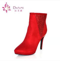 Daphne/达芙妮正品冬季女靴时尚尖头绒面水钻红色婚鞋性感女短靴