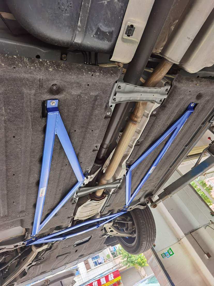 适用本田urv冠道顶吧平衡杆前顶吧拉杆井字架底架防侧倾加固稳定