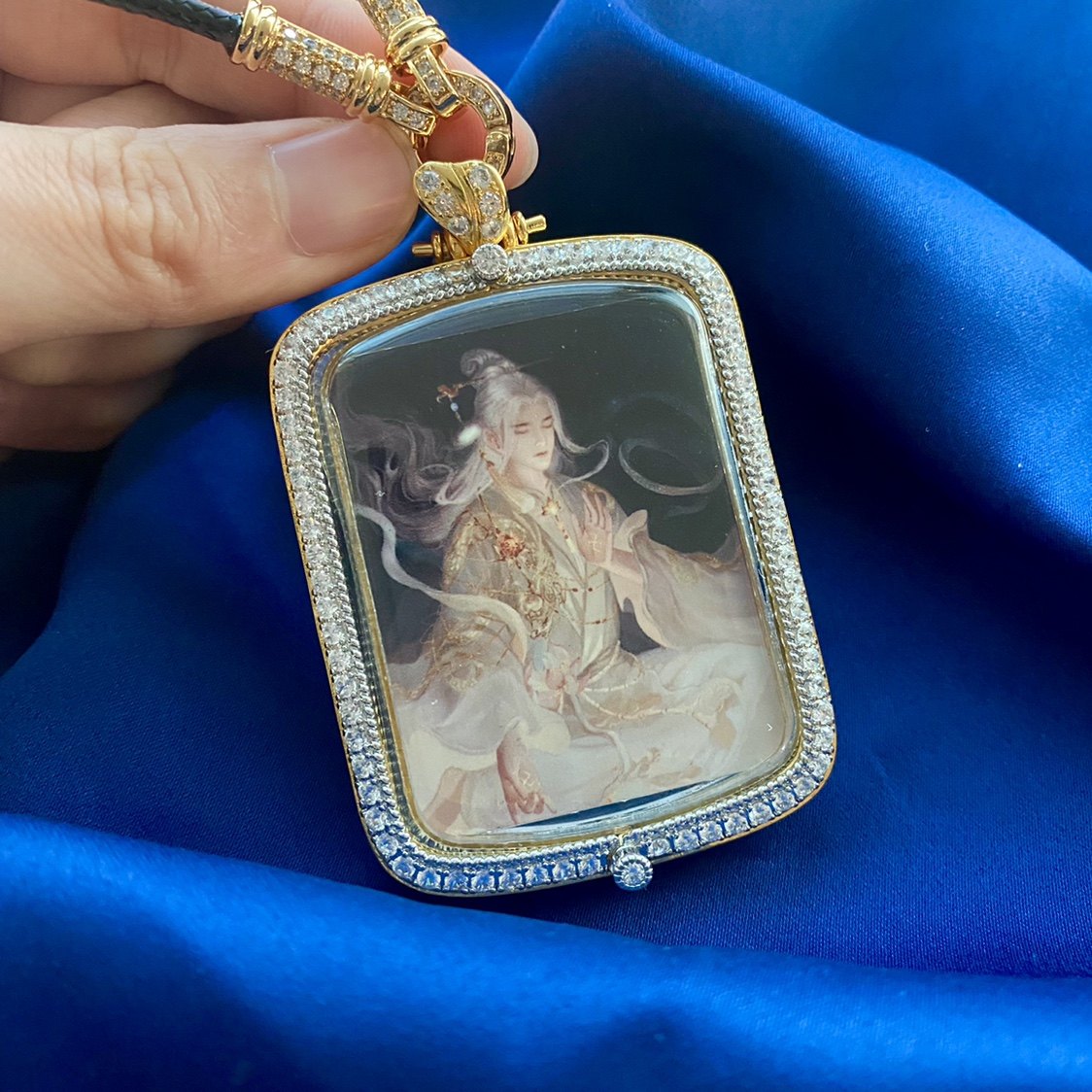 泰国佛牌正牌阿赞莫镀金带钻壳项链吊坠