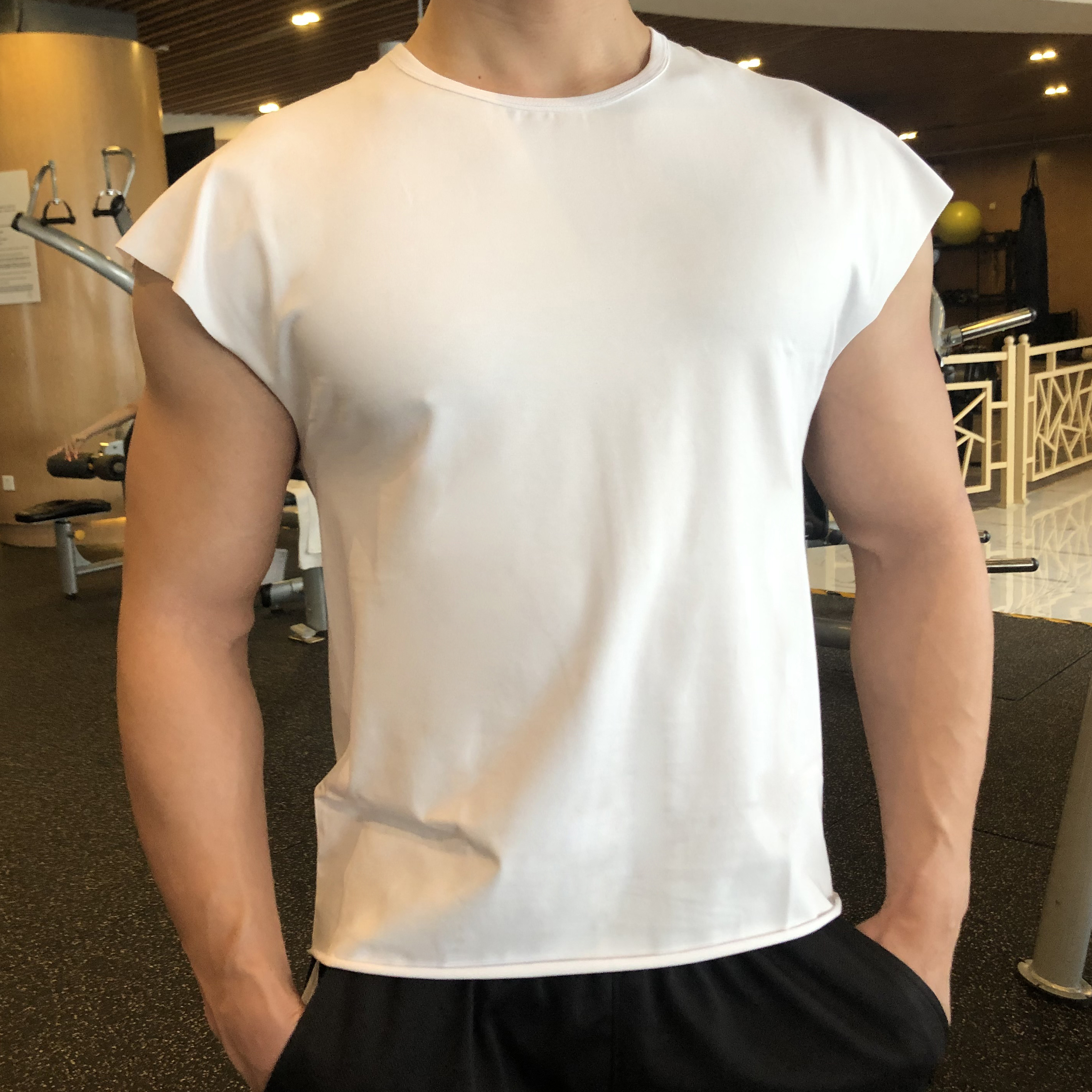 健身坎肩男夏季宽松休闲无袖上衣透气吸汗速干运动服训练健身背心在类目 运动服/休闲服装, 运动T恤中 - 来自Buy2taobao.com提供专业的淘宝代购服务