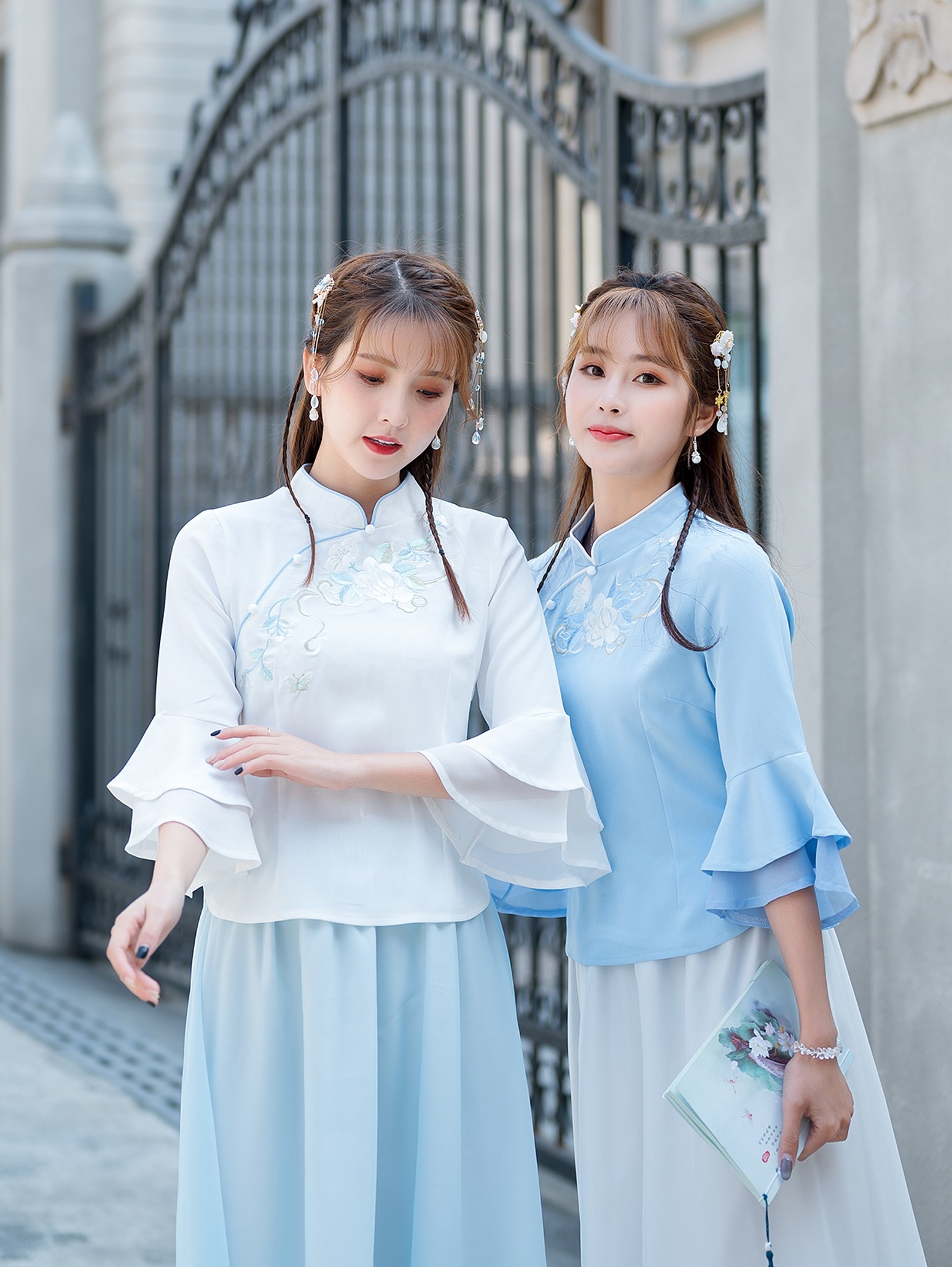 改良汉服民国风清新绣花立领设计珍珠扣点缀双层喇叭袖衬衫女上衣