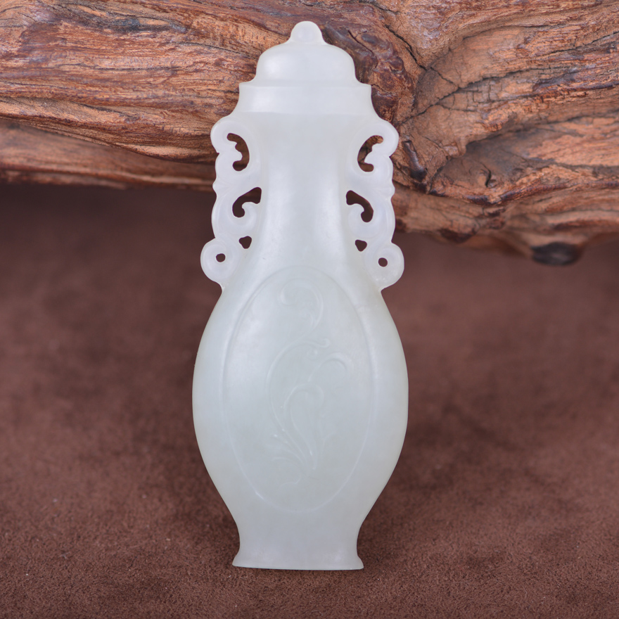 苏工和田玉白玉花瓶 平平安安挂件 重40.37克