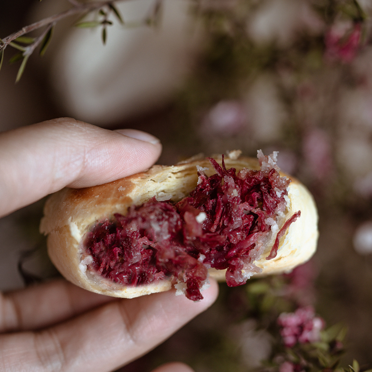特价云南特产 小吃_南时鲜花饼玫瑰饼云南特产当天现烤手工茶点小吃