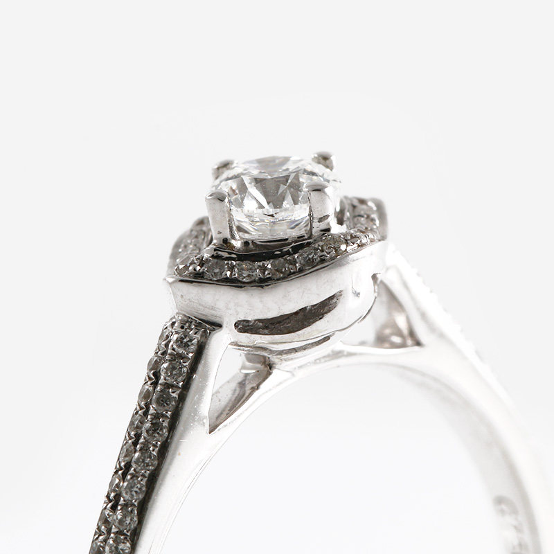 宝瑞通绝当 d0.3克拉 颜色:f-g 净度:si 钻石戒指