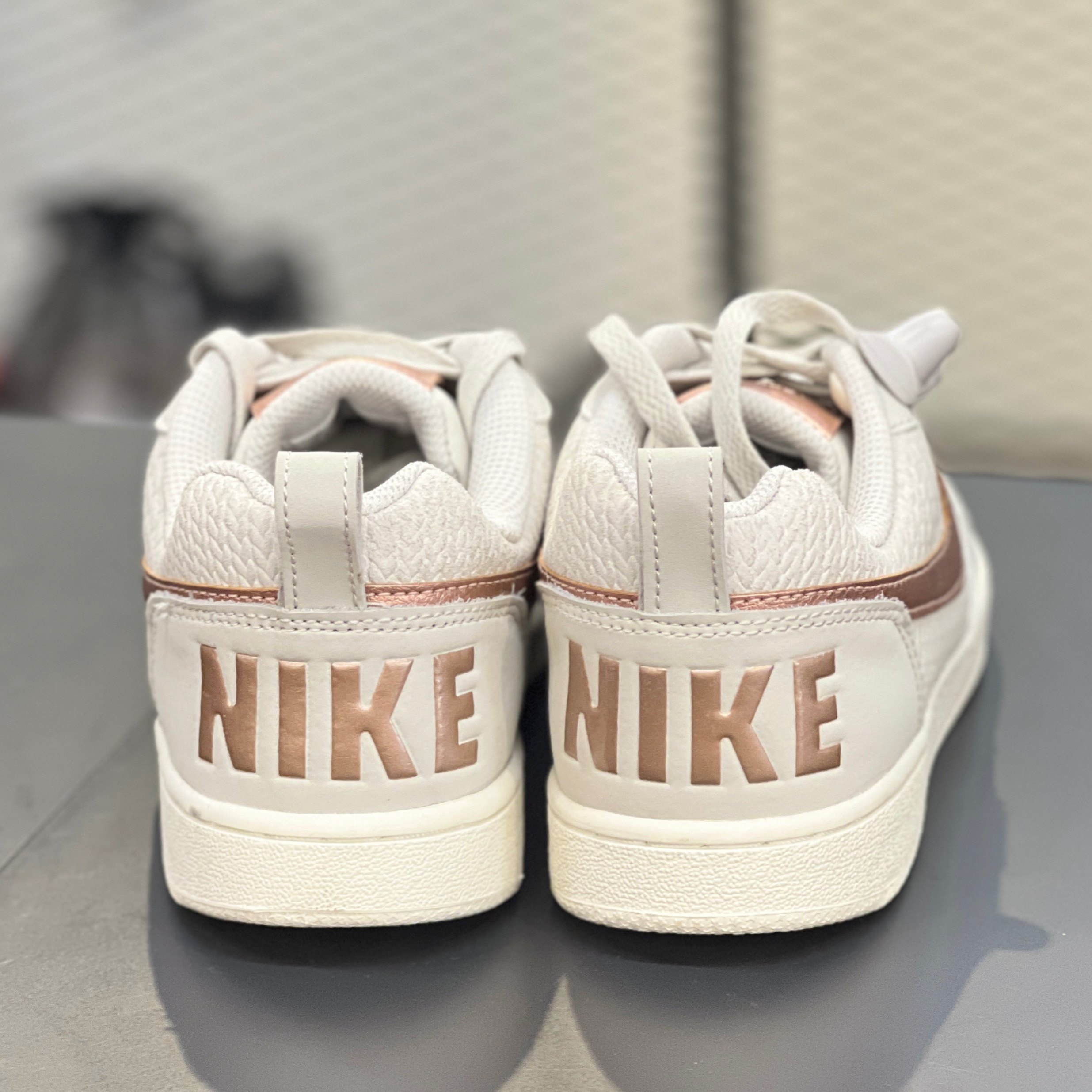 耐克nikecourtboroughlow2拼接女子低帮运动dx6052-101板鞋 原价245元