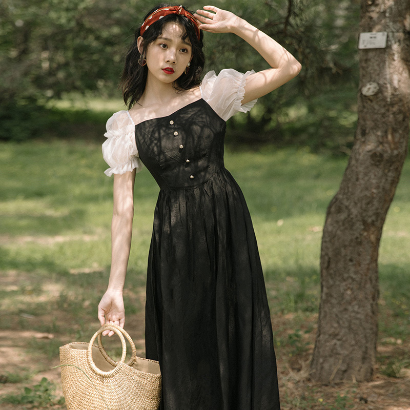 法式复古小众少女桔梗裙夏天度假旅游赫本风连衣裙方领气质长裙