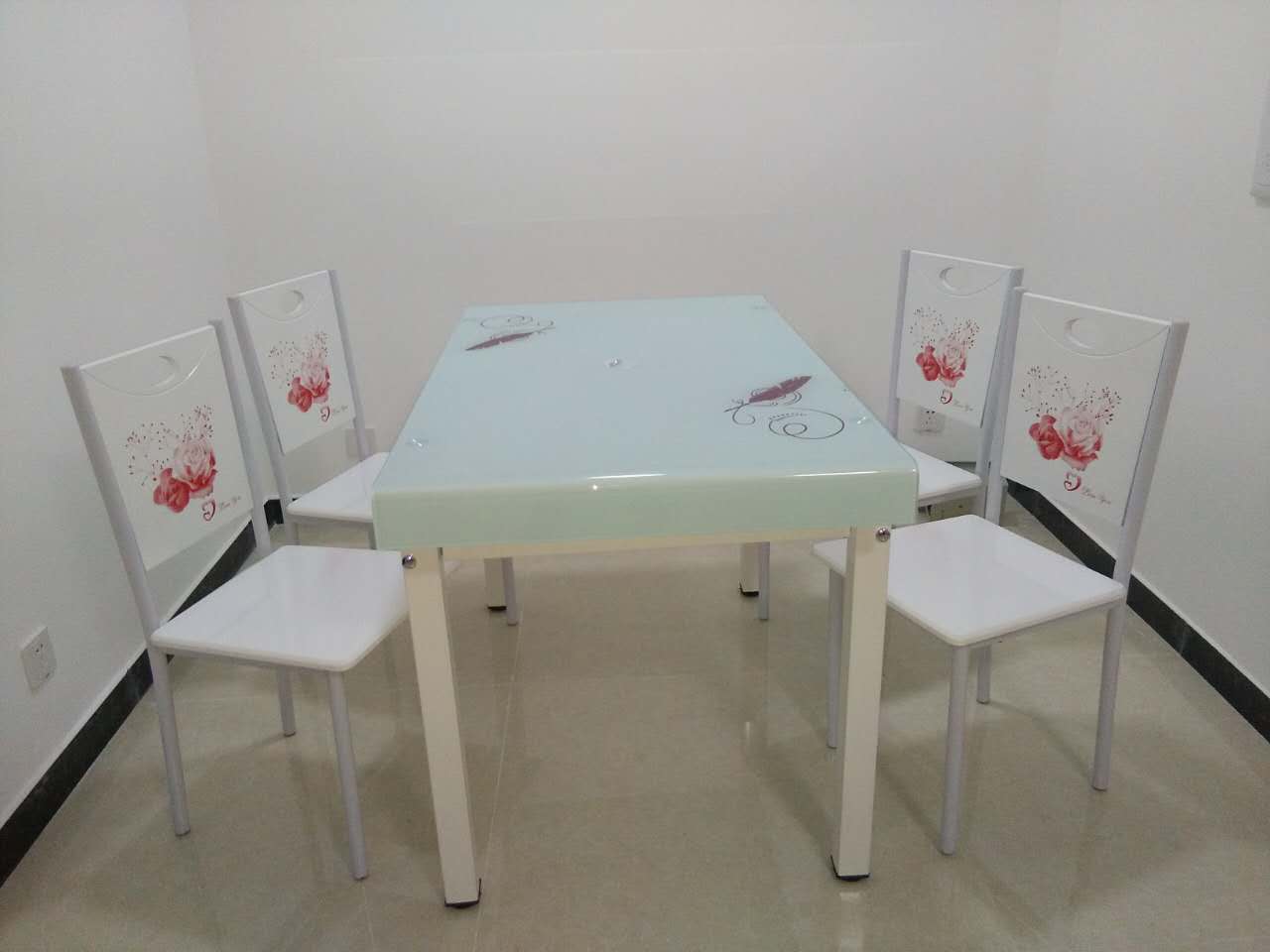 特价餐桌餐椅简约餐桌长条桌钢木桌玻璃餐桌板材桌松木餐桌