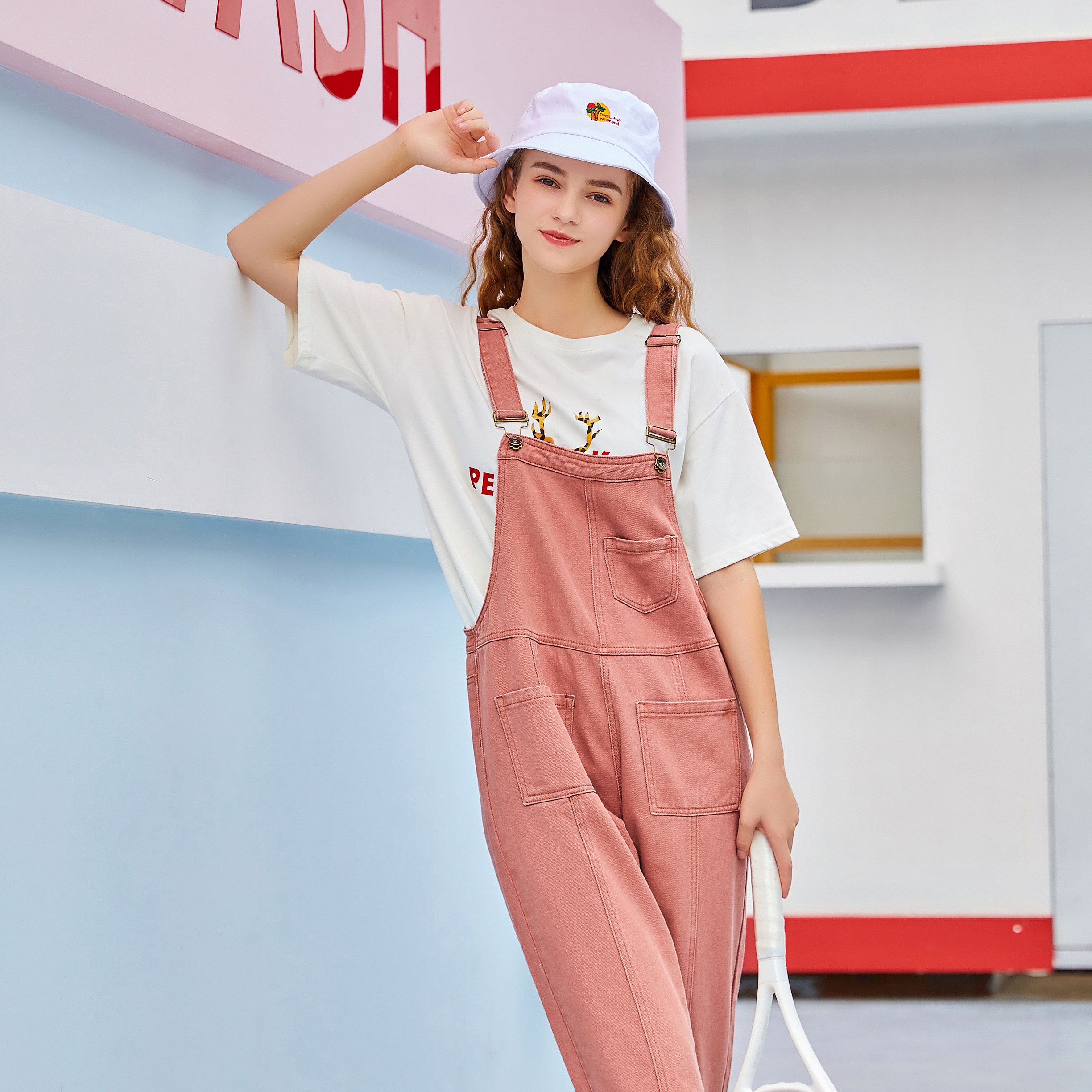 森女系牛仔背带裤女2020新款韩版宽松减龄网红显瘦连体裤