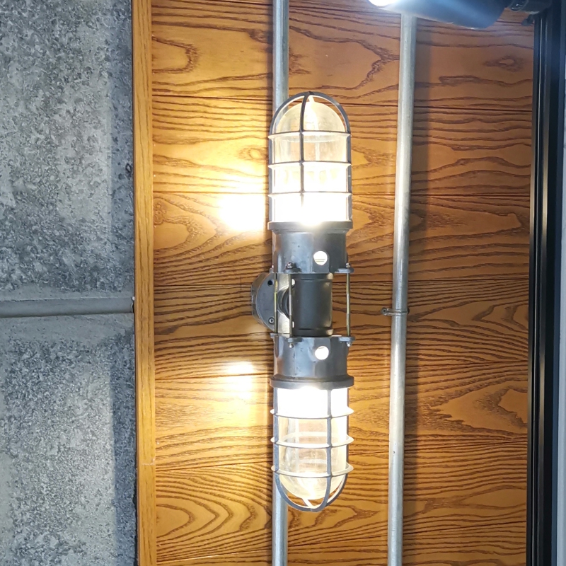美式复古壁灯古铜玻璃工业风装饰设计师过道金色户外双头大门前灯