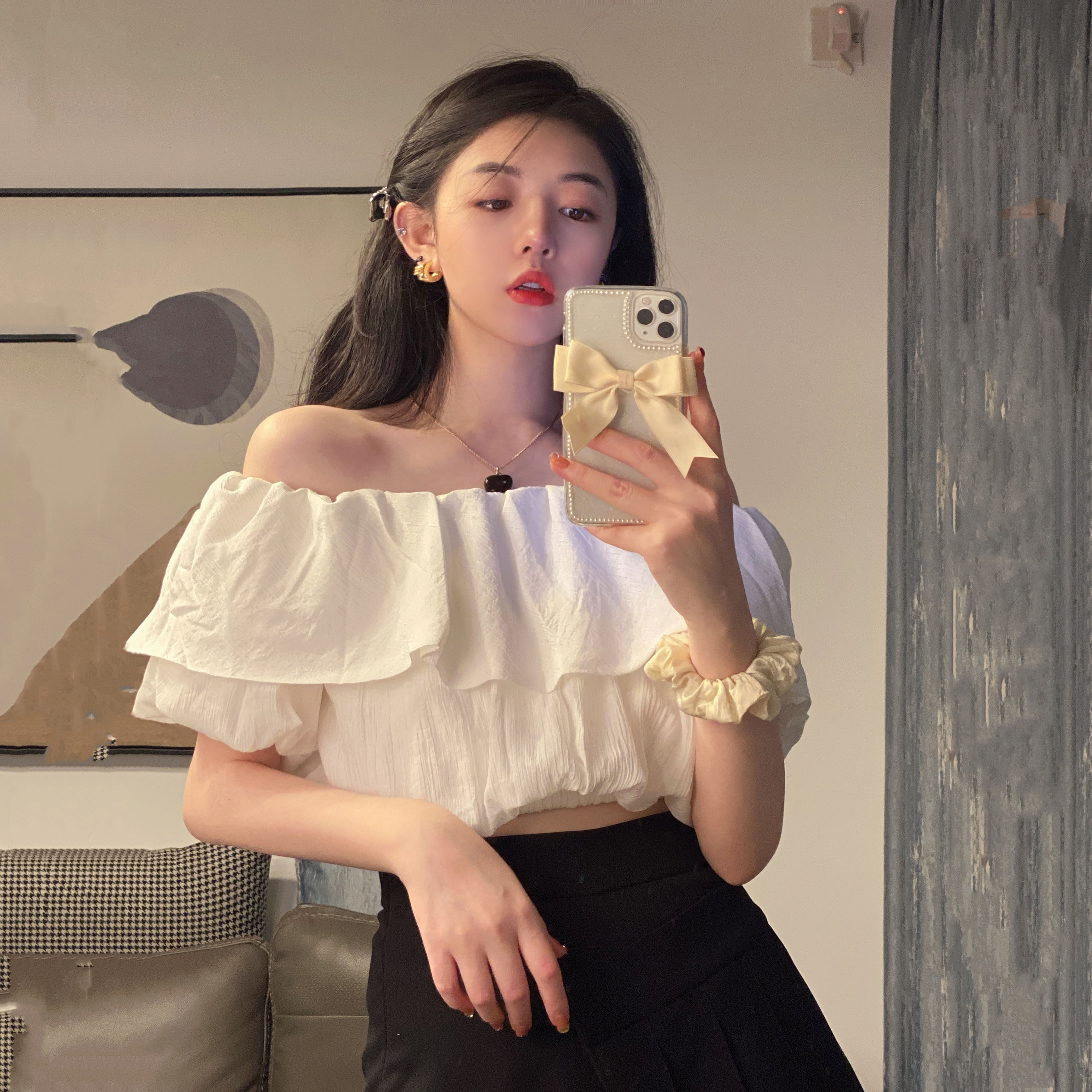 短袖收腰荷叶边上衣