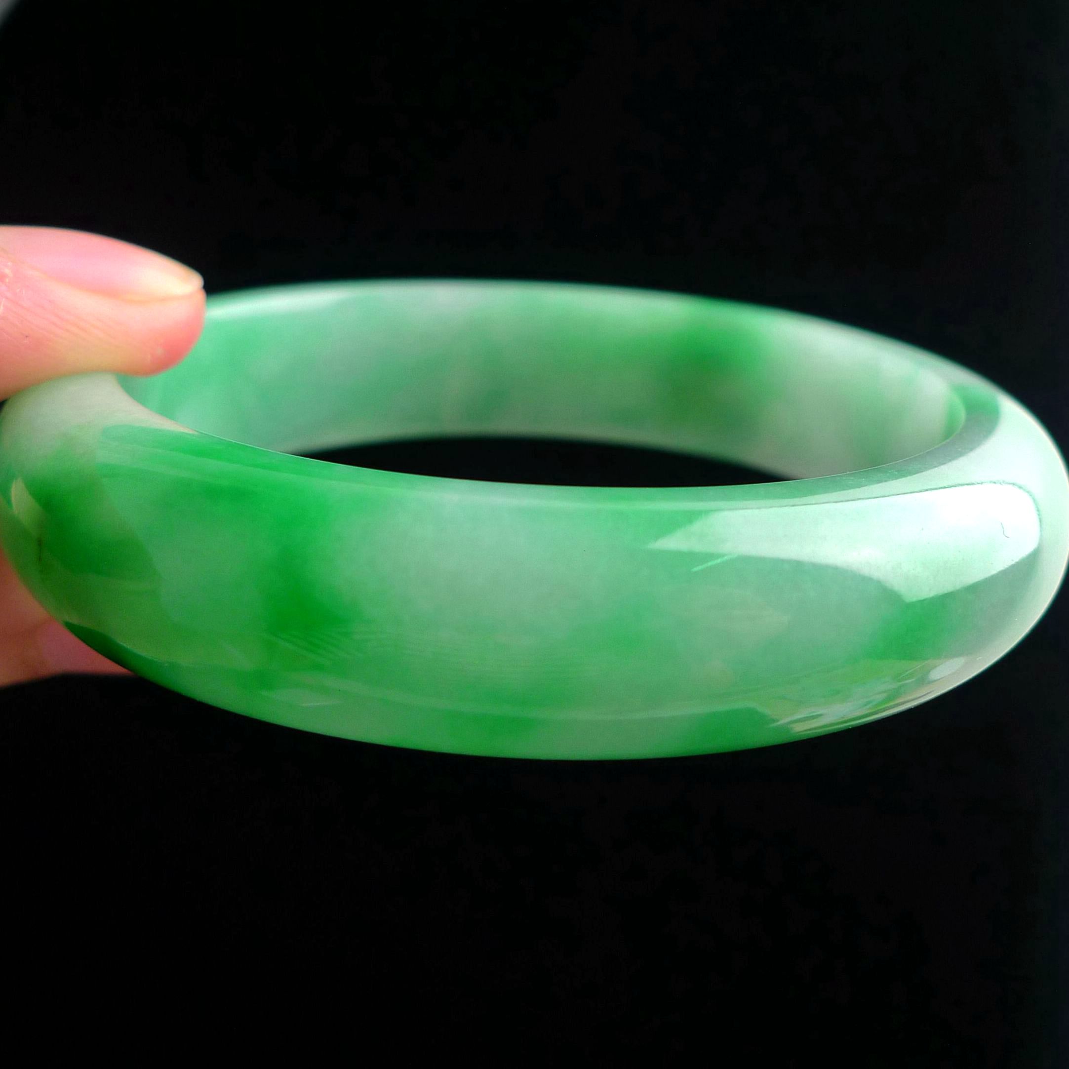 天然a货翡翠 冰糯种飘阳绿翡翠玉手镯 64.38g