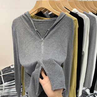 纯色拉链毛衣