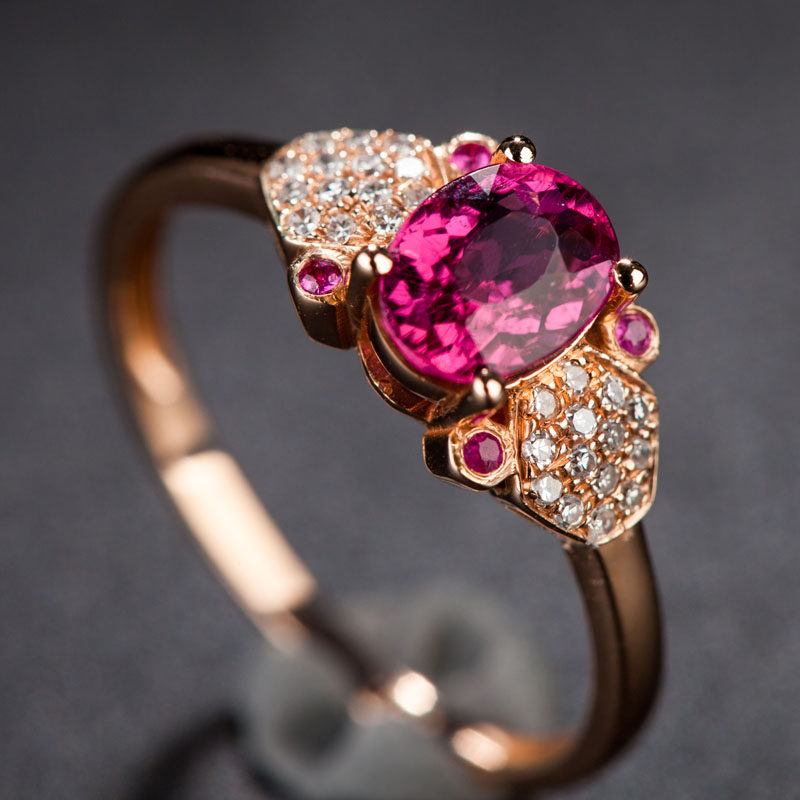 高贵奢华 天然红碧玺 18k金镶28颗钻戒指 4颗红宝石 彰显气质