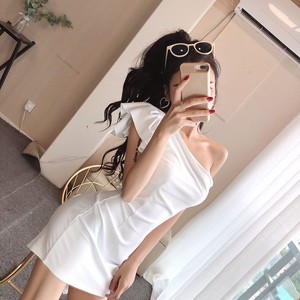 Model real shot sexy nightclub one shoulder oblique edge irregular skirt， slim and Hip Wrap Dress