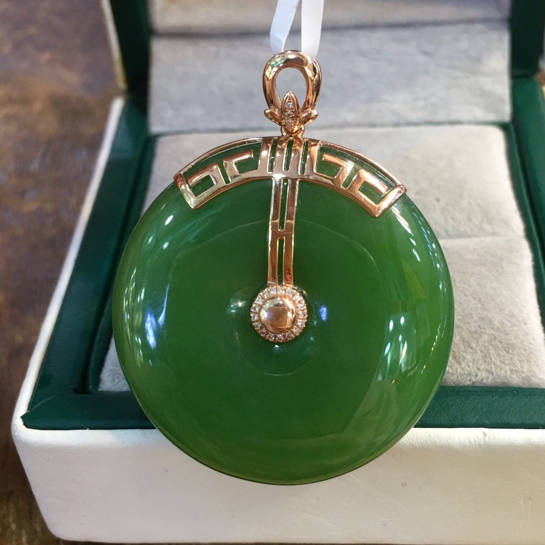 元宵节新品天然和田碧玉平安扣镶18k金吊坠菠菜绿碧玉挂件送妈妈