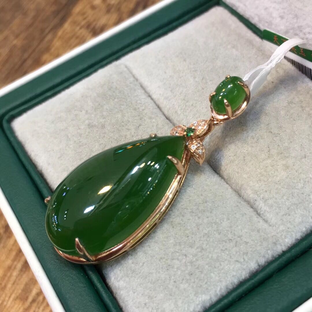 春季新款天然和田碧玉水滴吊坠镶18k金金镶玉挂件送妈妈老婆礼物