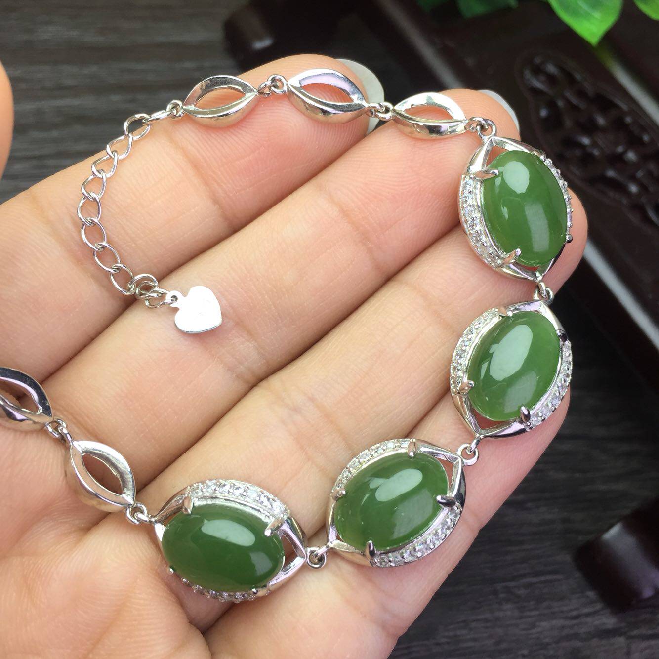 天然新疆和田碧玉手链镶嵌925纯银新款时尚大方珠宝玉石手链包邮