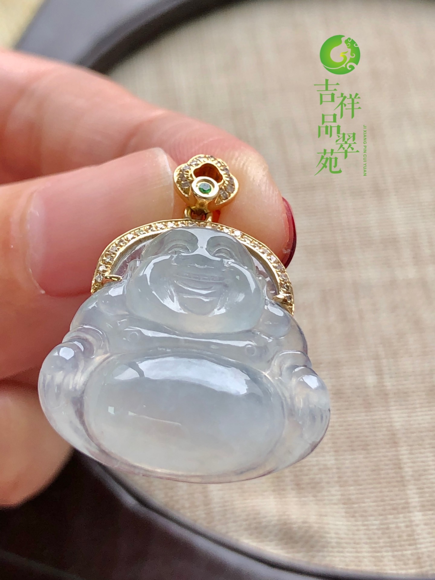 吉祥苑缅甸翡翠a货冰种冰种起胶大肚弥勒佛18k金钻石吊坠带证书