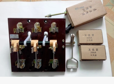 上海人民 HS12-400/31闸刀 400A双投刀开关隔离开关 紫铜厚件在类目 电子/电工, 其它中 - 来自Buy2taobao.com提供专业的淘宝代购服务