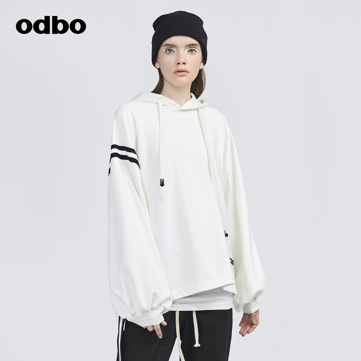 odbo/欧迪比欧原创设计条纹织带连帽卫衣女秋装新款宽松上衣