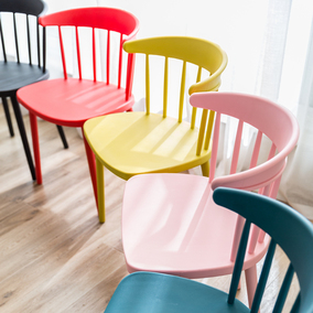 北欧风现代温莎椅简约塑料休闲椅子家用洽谈书桌椅懒人靠背餐椅子