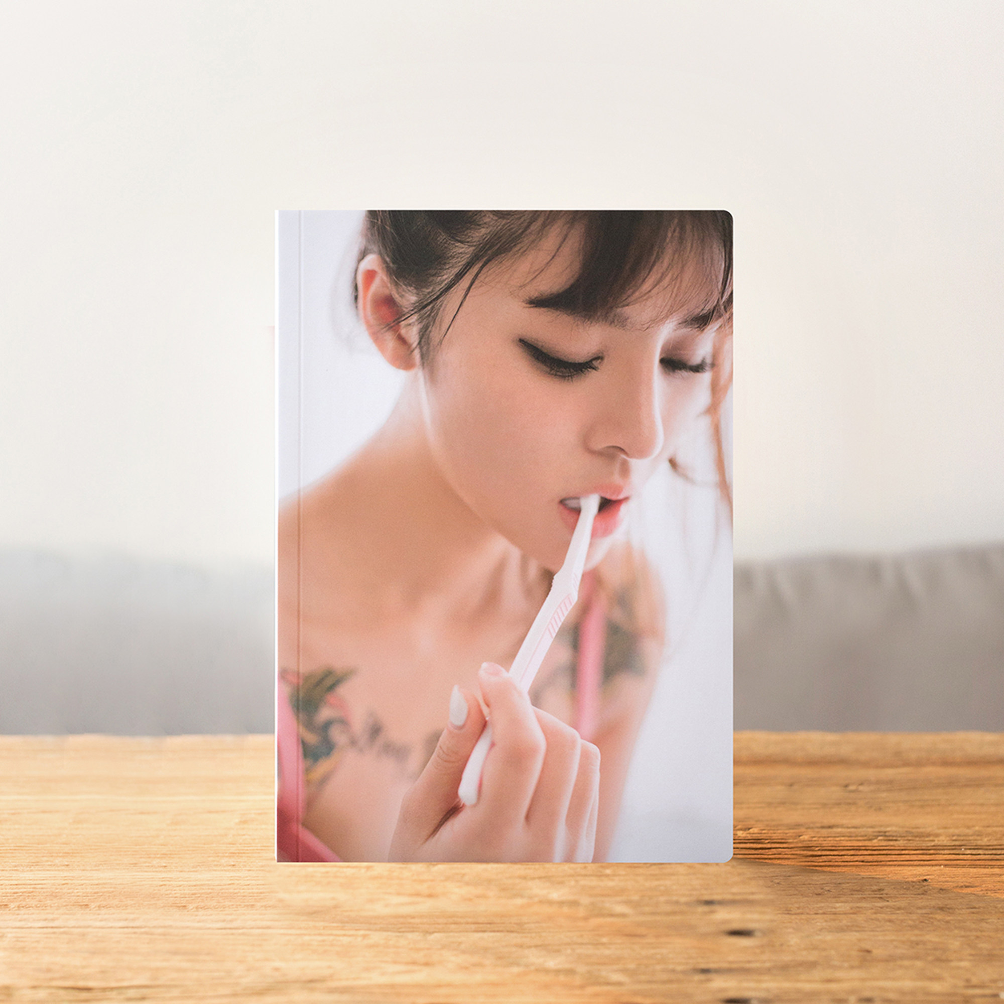 12寸写真杂志相册制作 影楼情侣个性照片书定制 聚会 毕业纪念册