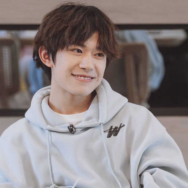 正确版we11done w字母易烊千玺潮牌宽松男女情侣秋冬加绒连帽卫衣