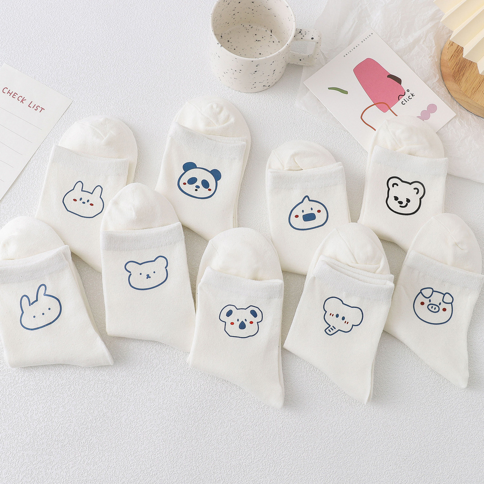 白袜子白色可爱日系夏季纯棉款小熊中筒袜麻叶潮品stylishsocks