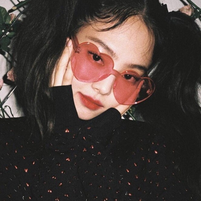 眼镜爱心_jennie同款墨镜女ins粉色爱心眼镜辣妹复古风网红搞怪心形