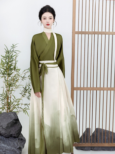 春秋季设计感新中式国风改良交领缎面上衣复古印染马面裙汉服套装
