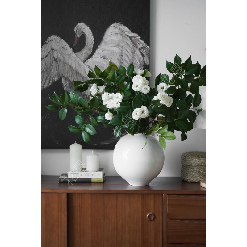 花曌 一款属于初夏的白与绿 家居餐桌书桌面瓶插花鲜花水养真花