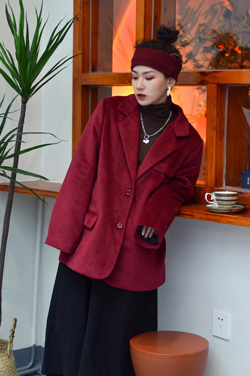 复古酒红色大衣