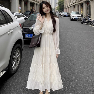 桔梗法式白色长袖连衣裙子女春季2024新款高级感收腰显瘦气质长裙