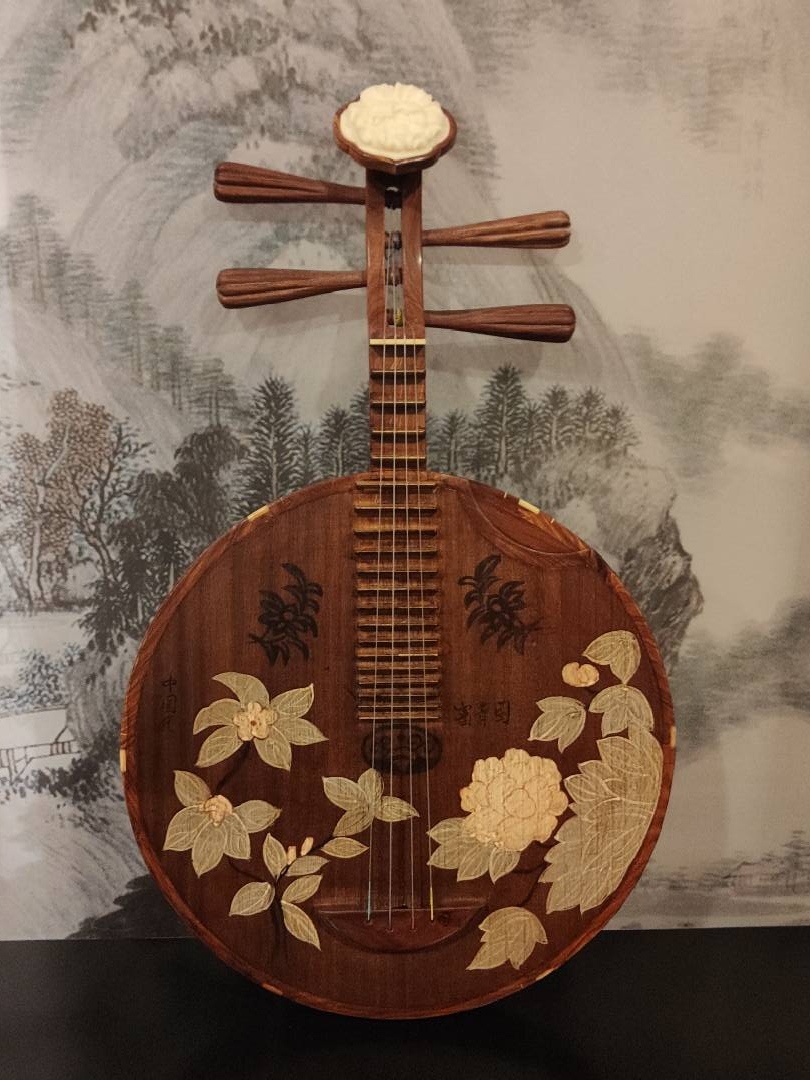 乐器月琴厂家直销民乐红木花梨木专业弹拨阮手绘装饰空间拍摄道具