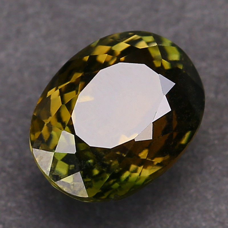 3.41克拉 天然刻面黄绿色碧玺戒面 优质切工 火彩好 可代镶嵌