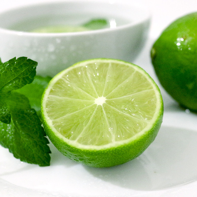 泰国无籽青柠檬新鲜水果绿肉皮薄多汁小柠檬绿柠檬2斤江浙沪包邮