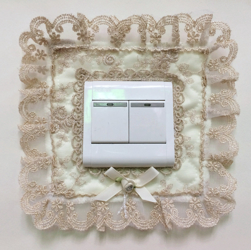 新款韩式蕾丝布艺开关贴开关套开关罩单开防尘开关插座贴墙贴米白