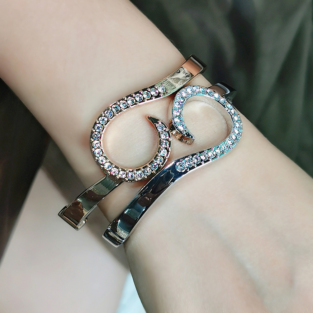 大牌同款欧美时尚设计百搭手镯女 魅力镶钻水钻靓丽手镯手环女——美
