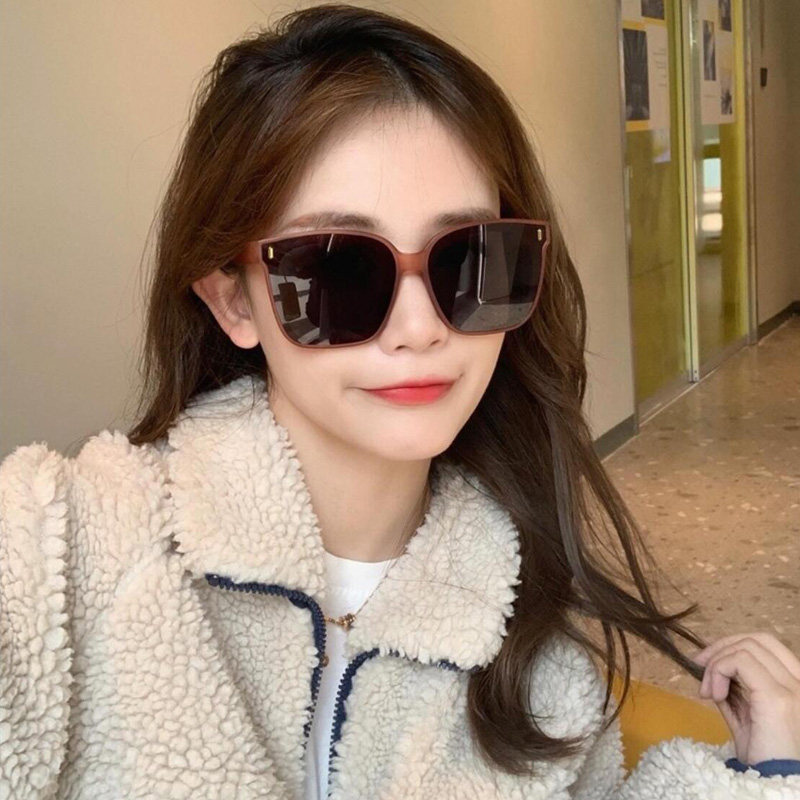 韩版ins网红磨砂茶色偏光墨镜女街拍大框方形大脸防紫外线太阳镜