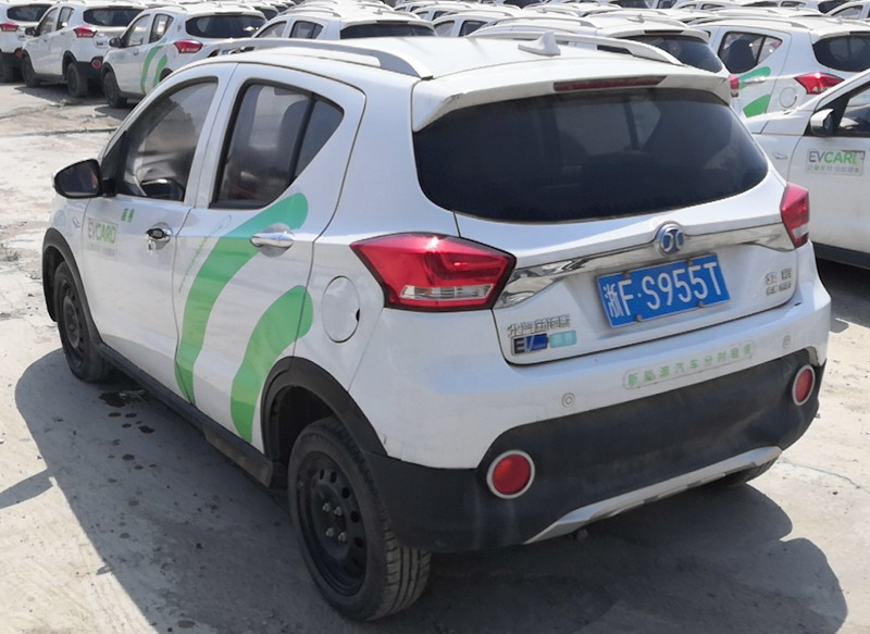 浙fs955t北京牌bj7001bph7-bev小型轿车网络拍卖公告