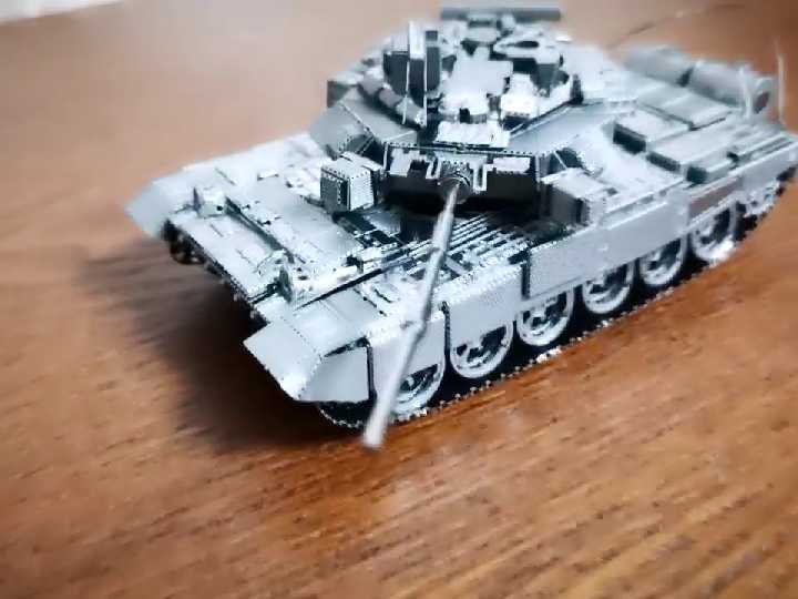 （成品）拼酷T90坦克，无瑕疵，细节很给力很精细。炮塔可转动