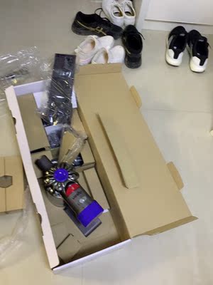 PK对比戴森吸尘器和美的吸尘器哪个好，哪个牌子比较大呢？