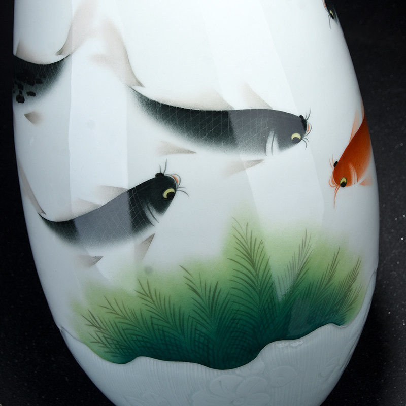 景德镇粉彩瓷 釉上彩手绘年年有余瓷瓶 高级工艺陶瓷画师