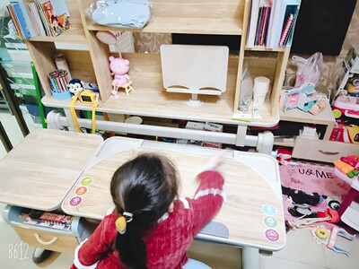 我们有话说:生活诚品儿童书桌和爱果乐哪个质量好?良心对比